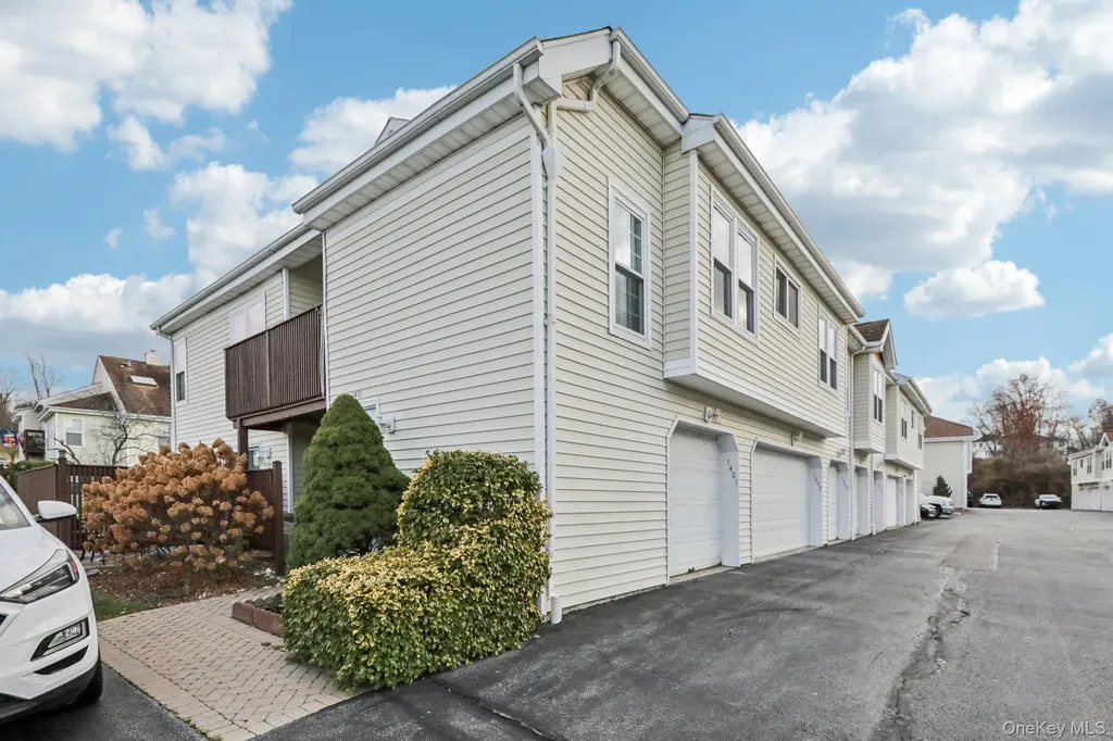 1401 Whispering Hills Chester NY 10918