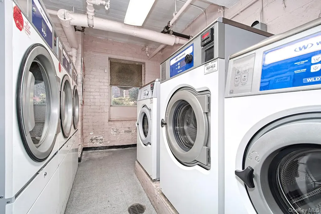 27-10 Parsons Boulevard Flushing NY 11354