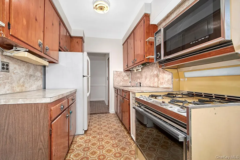 27-10 Parsons Boulevard Flushing NY 11354