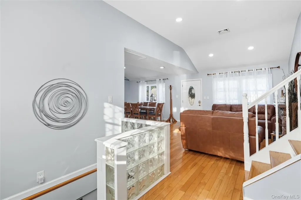 131 S 5th Street Bethpage NY 11714