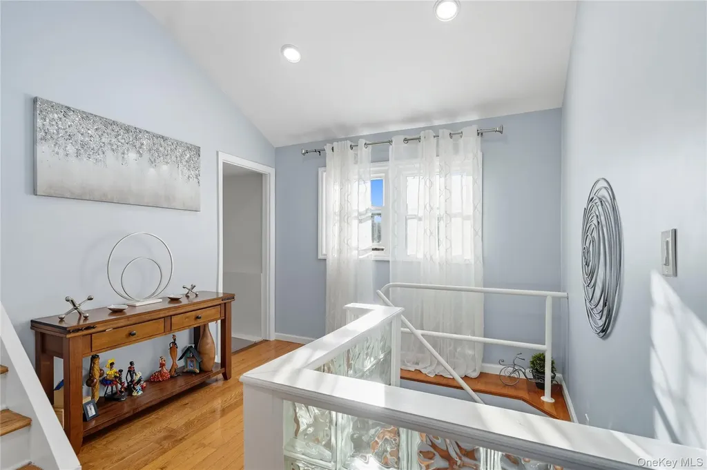131 S 5th Street Bethpage NY 11714