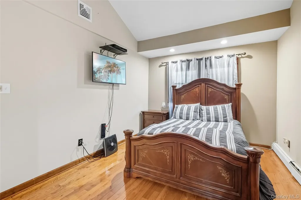 131 S 5th Street Bethpage NY 11714