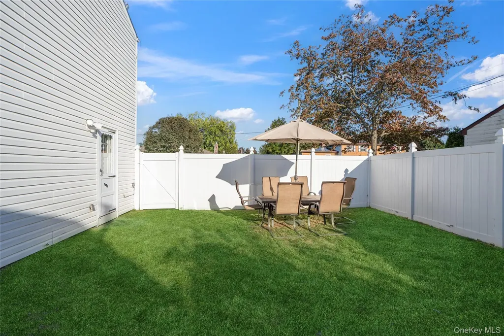 131 S 5th Street Bethpage NY 11714