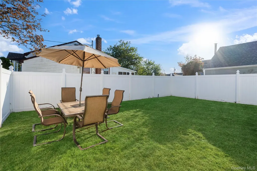 131 S 5th Street Bethpage NY 11714