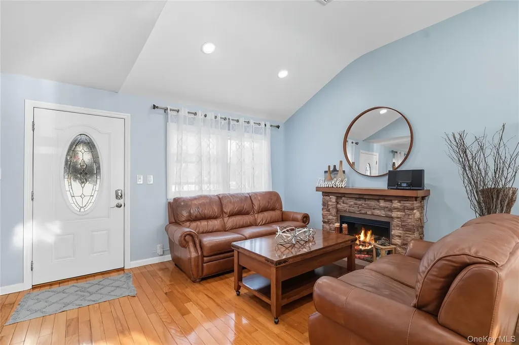 131 S 5th Street Bethpage NY 11714