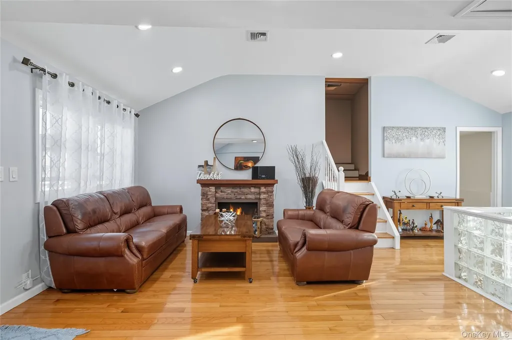 131 S 5th Street Bethpage NY 11714