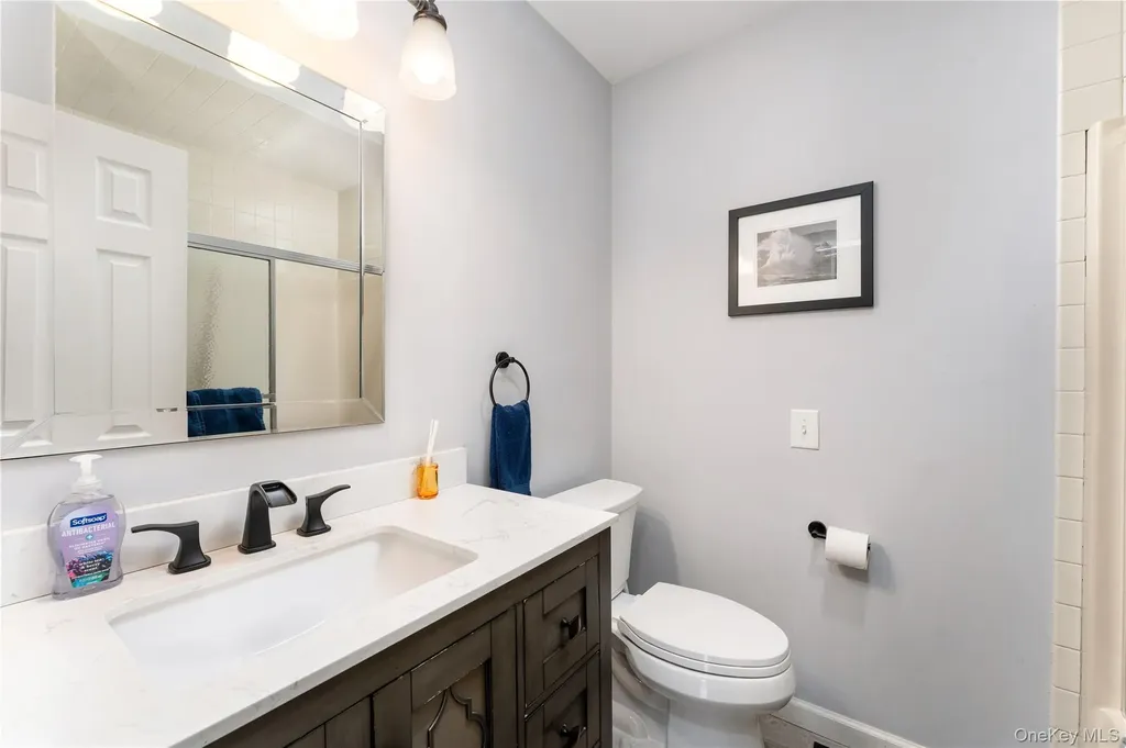 5 Bay Woods Drive Hampton Bays NY 11946