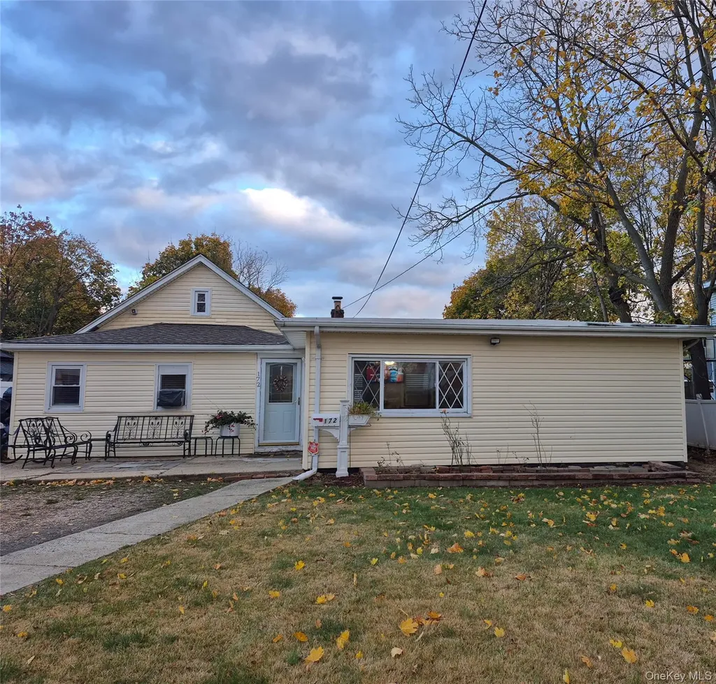 172 Argyle Avenue Uniondale NY 11553