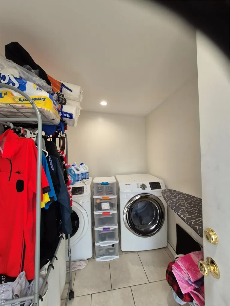 172 Argyle Avenue Uniondale NY 11553