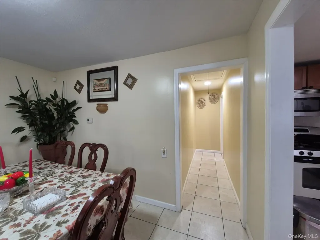 172 Argyle Avenue Uniondale NY 11553