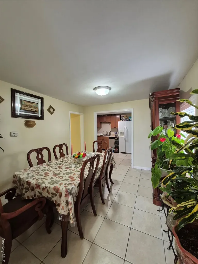 172 Argyle Avenue Uniondale NY 11553