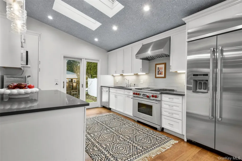 1096 Hunter Avenue Pelham NY 10803
