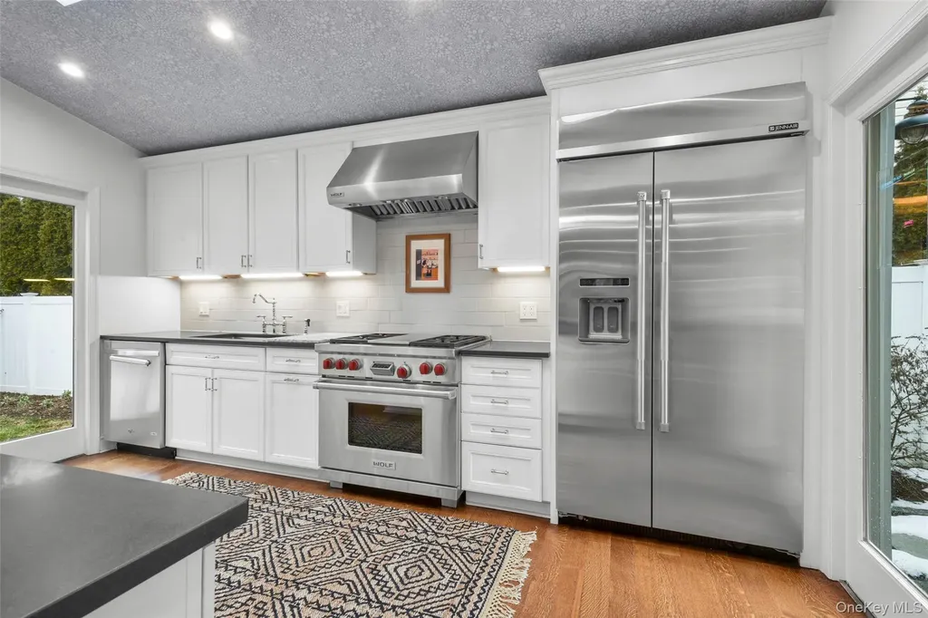 1096 Hunter Avenue Pelham NY 10803