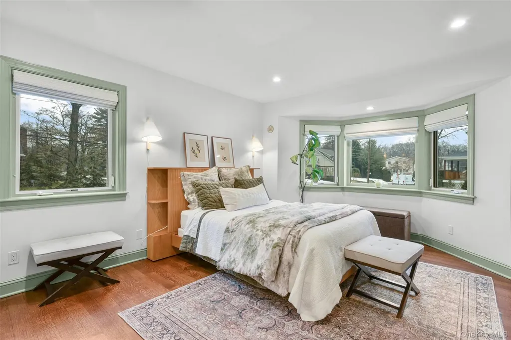 1096 Hunter Avenue Pelham NY 10803
