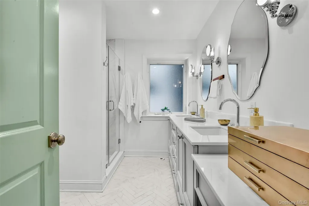 1096 Hunter Avenue Pelham NY 10803