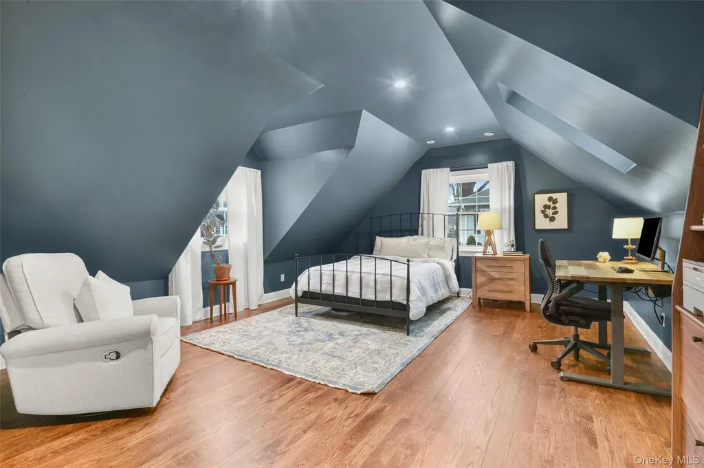 1096 Hunter Avenue Pelham NY 10803