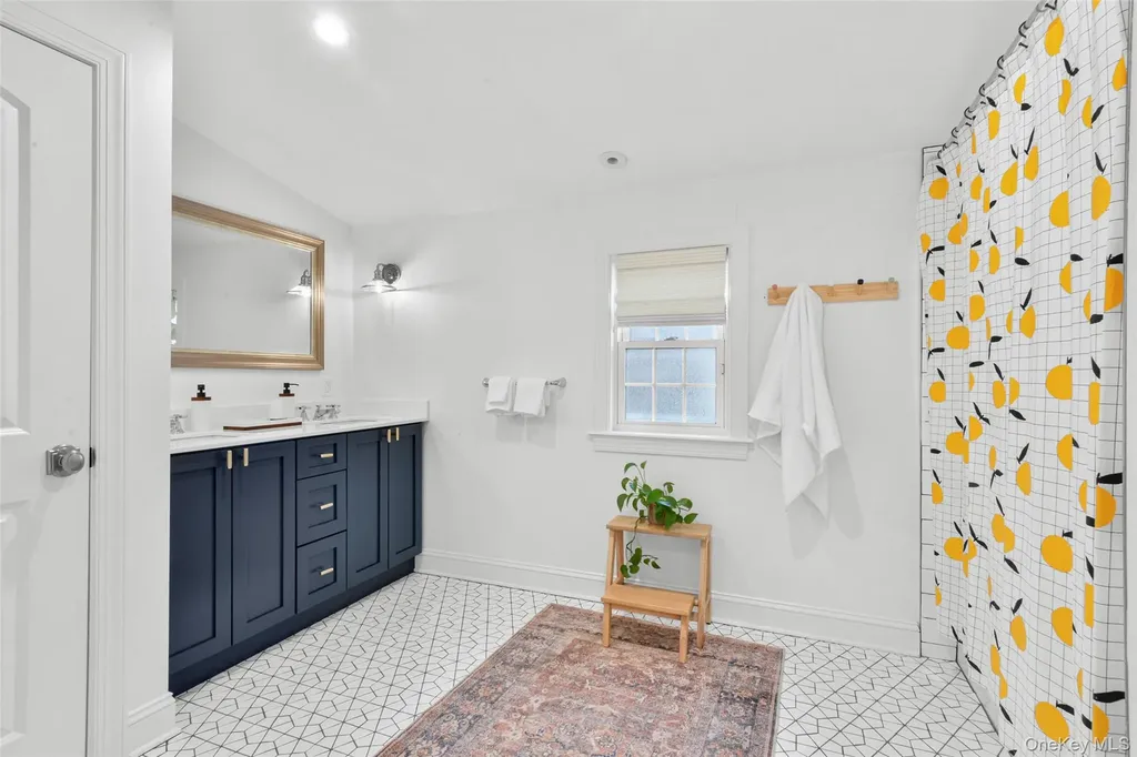 1096 Hunter Avenue Pelham NY 10803