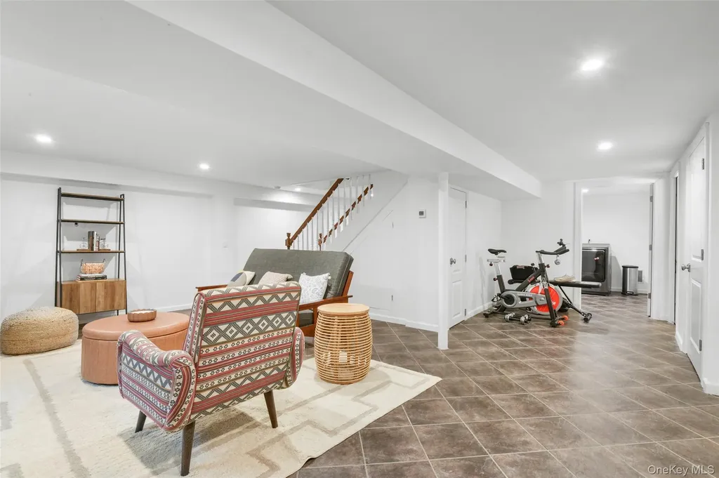 1096 Hunter Avenue Pelham NY 10803