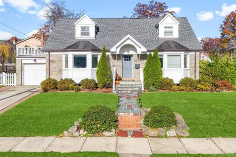 1096 Hunter Avenue Pelham NY 10803