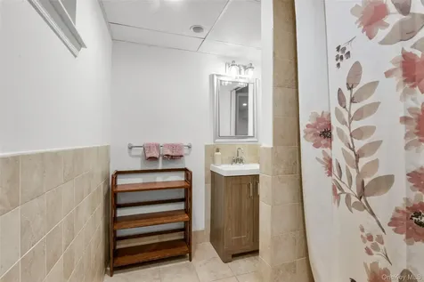 1096 Hunter Avenue Pelham NY 10803