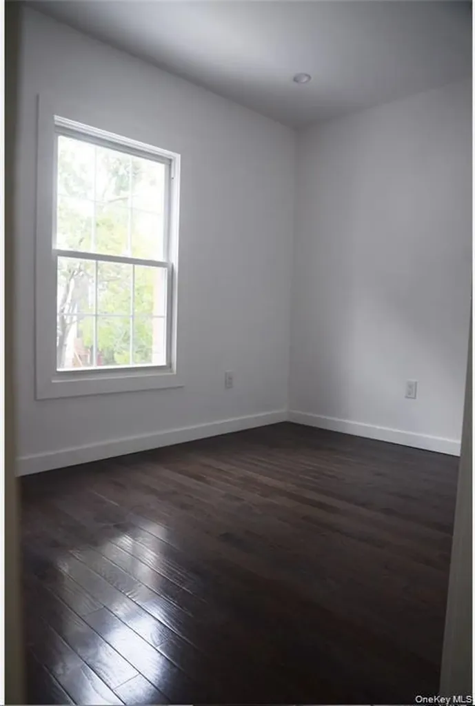 235 E 235th Street Bronx NY 10470