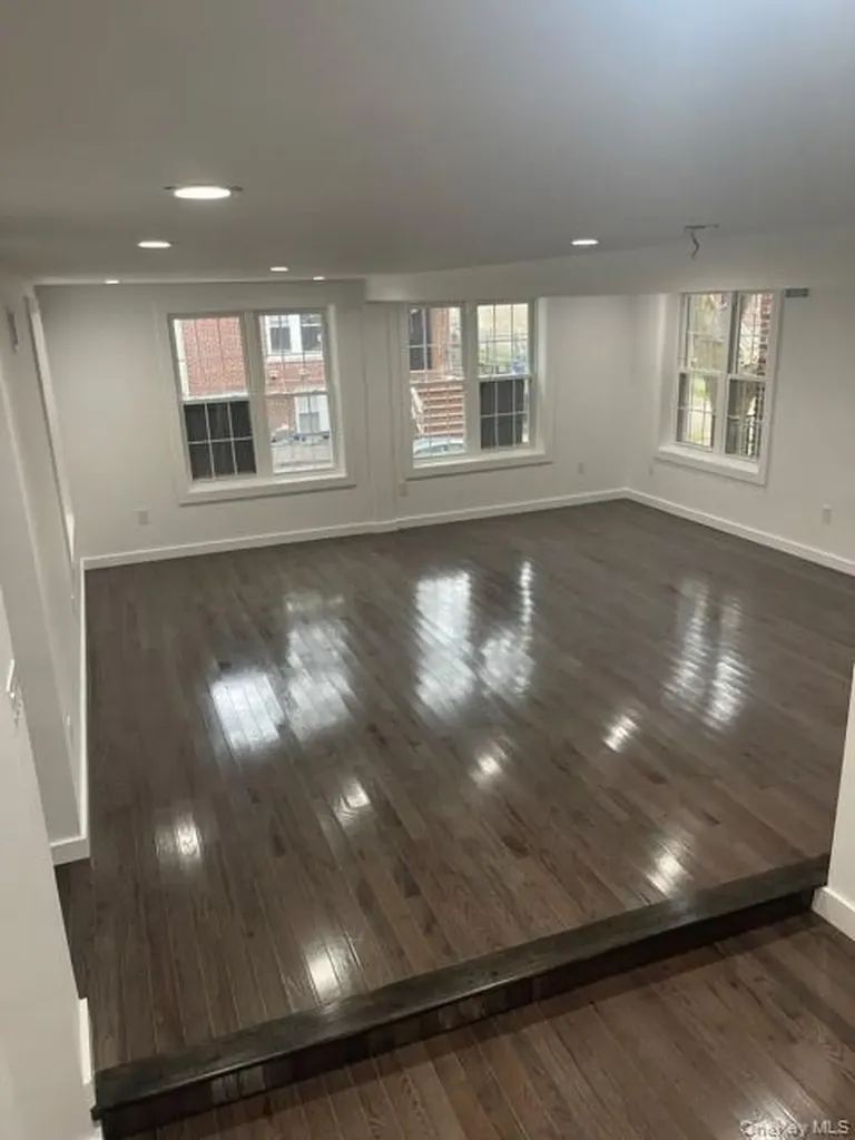 235 E 235th Street Bronx NY 10470