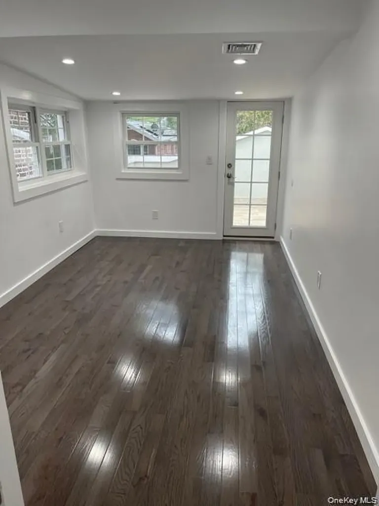 235 E 235th Street Bronx NY 10470