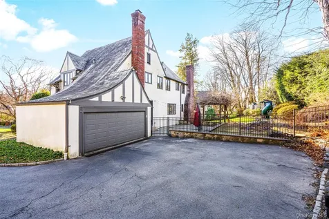22 Verdun Avenue New Rochelle NY 10804