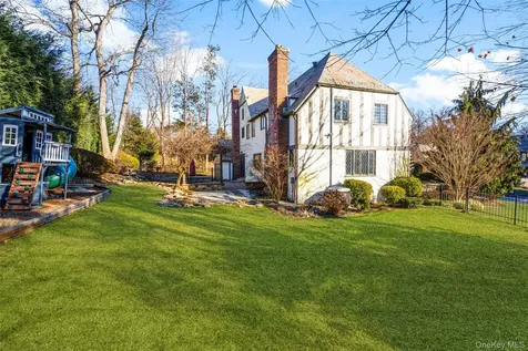 22 Verdun Avenue New Rochelle NY 10804