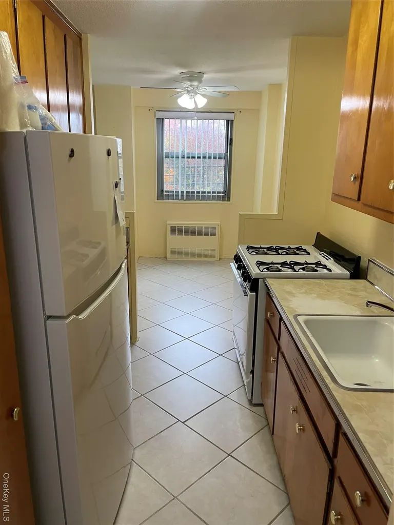 3410 De Reimer Avenue Bronx NY 10475