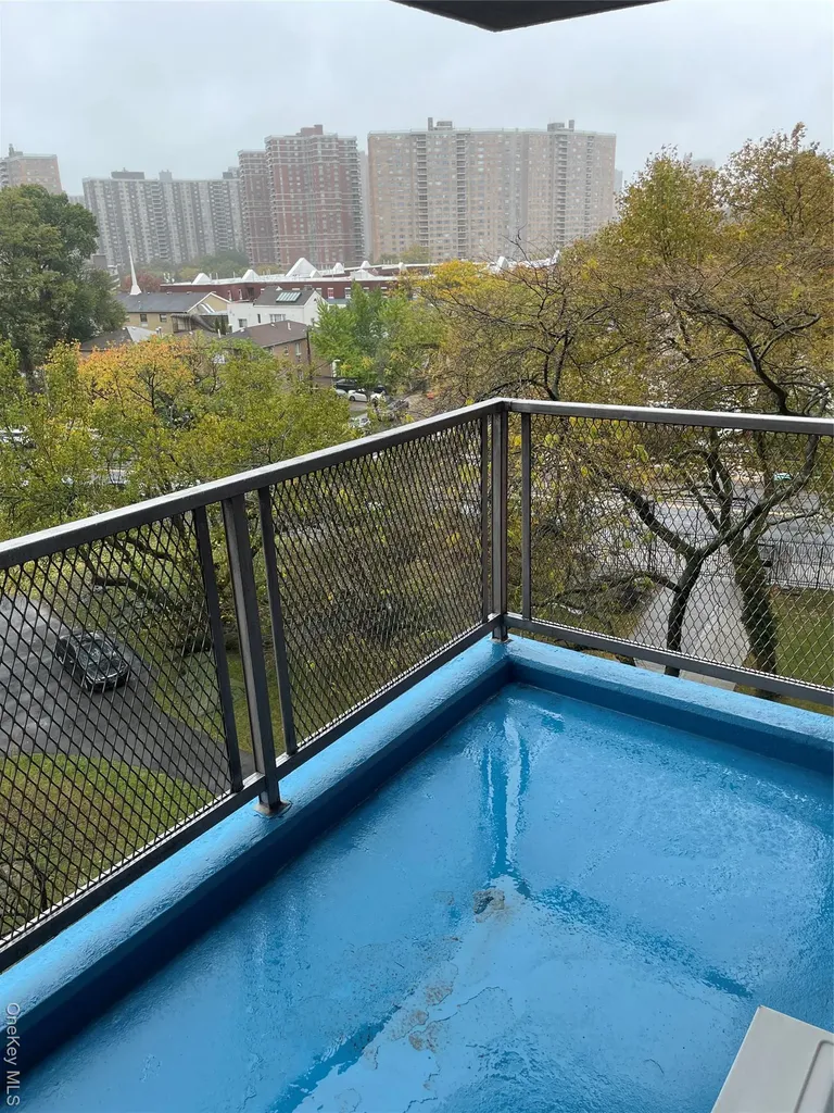 3410 De Reimer Avenue Bronx NY 10475