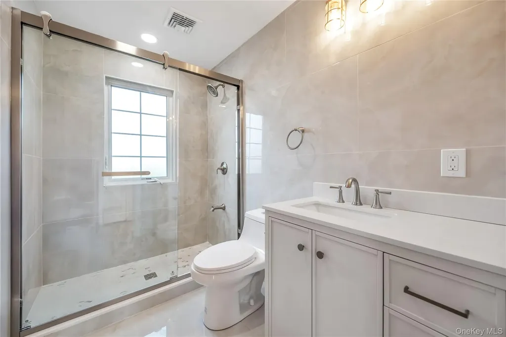 123 Cayuga Avenue Deer Park NY 11729