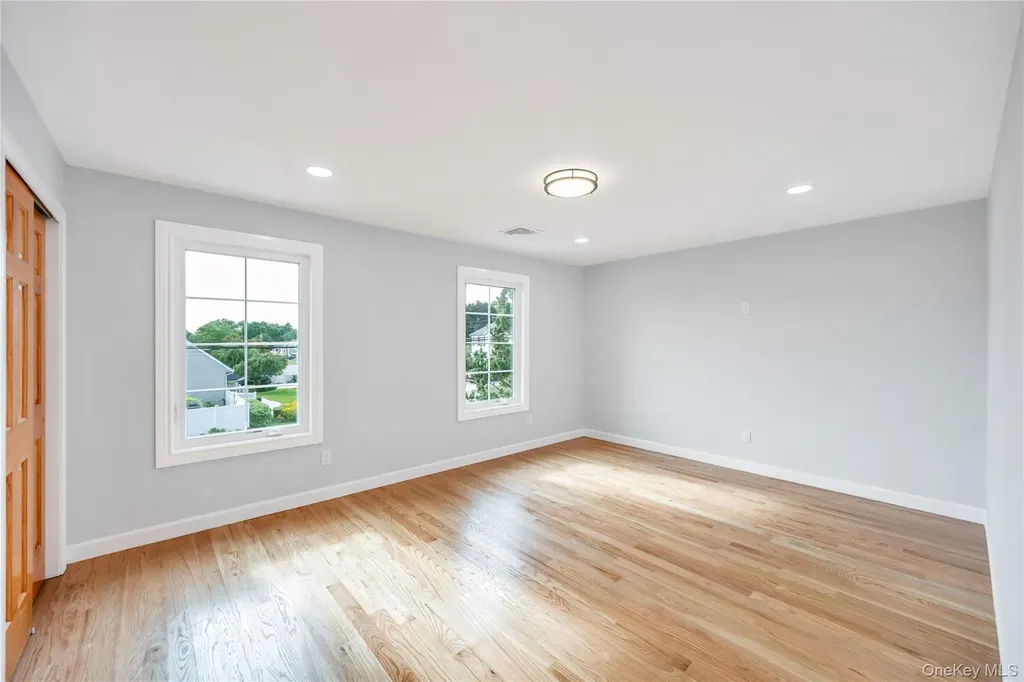 123 Cayuga Avenue Deer Park NY 11729