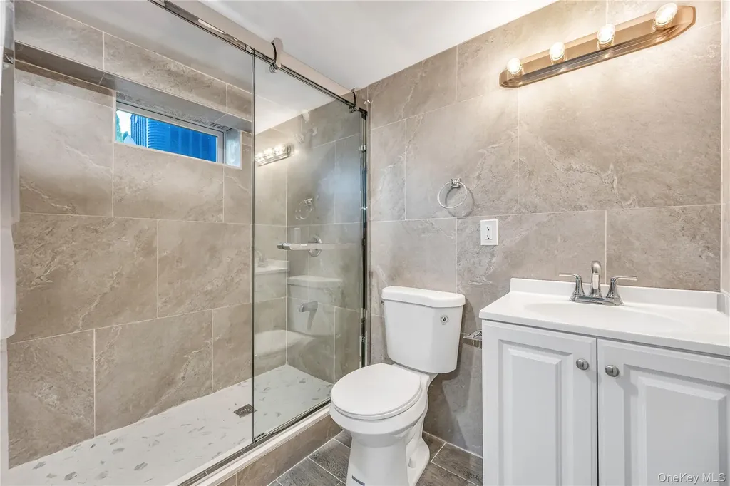 123 Cayuga Avenue Deer Park NY 11729