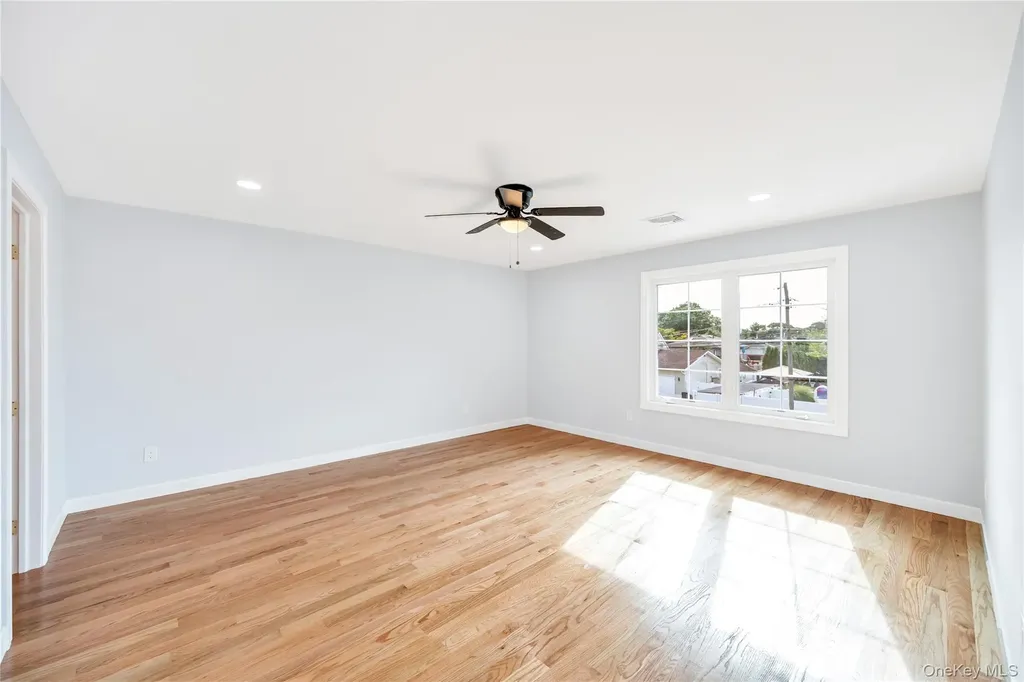 123 Cayuga Avenue Deer Park NY 11729