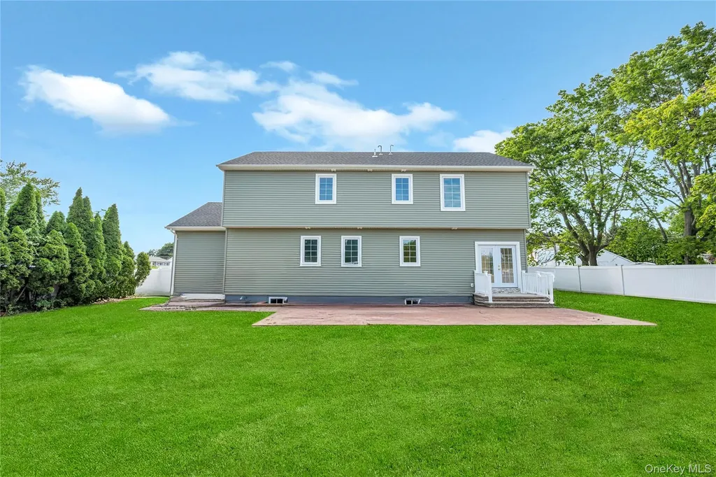 123 Cayuga Avenue Deer Park NY 11729