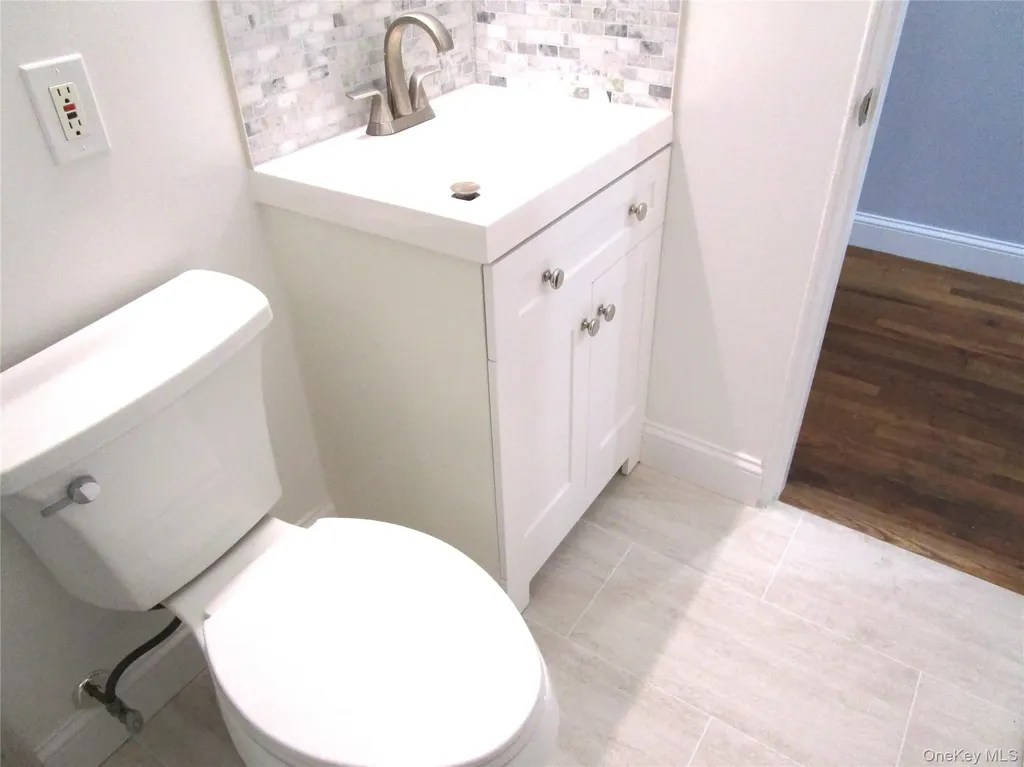 324 Post Avenue Westbury NY 11590