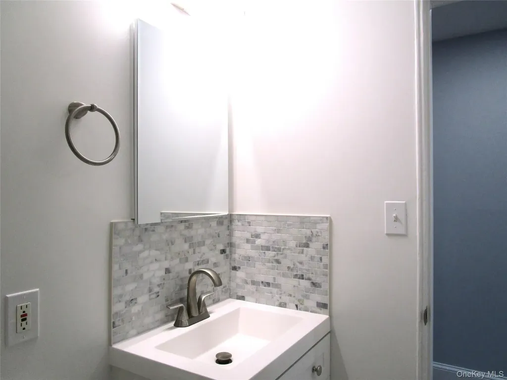 324 Post Avenue Westbury NY 11590