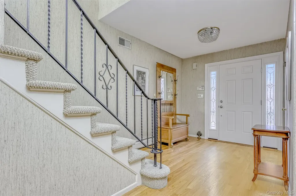 16 Kings Gate Road Suffern NY 10901