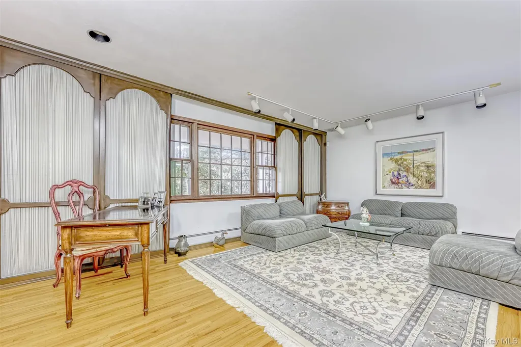 16 Kings Gate Road Suffern NY 10901