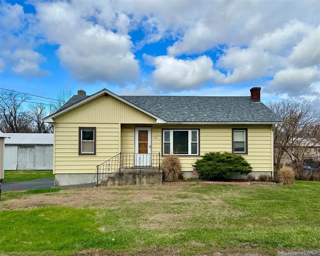 111 Round Hill Road Florida NY 10921