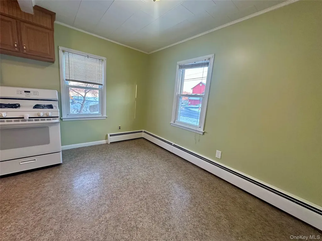 111 Round Hill Road Florida NY 10921