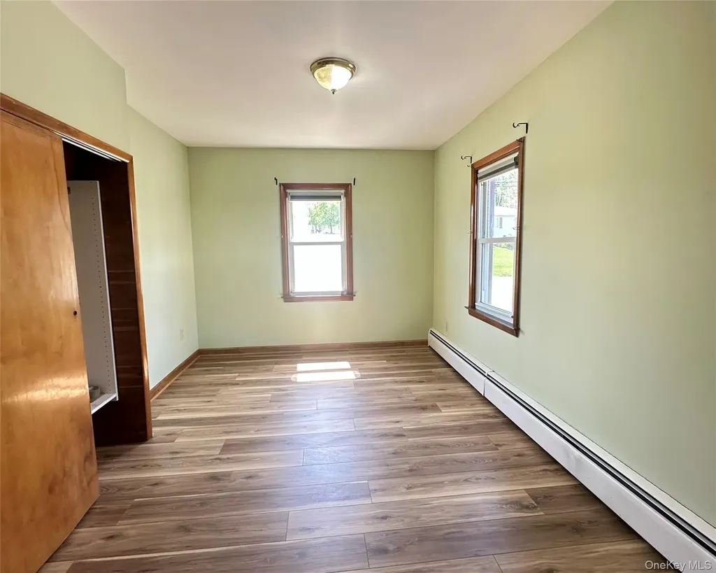 111 Round Hill Road Florida NY 10921