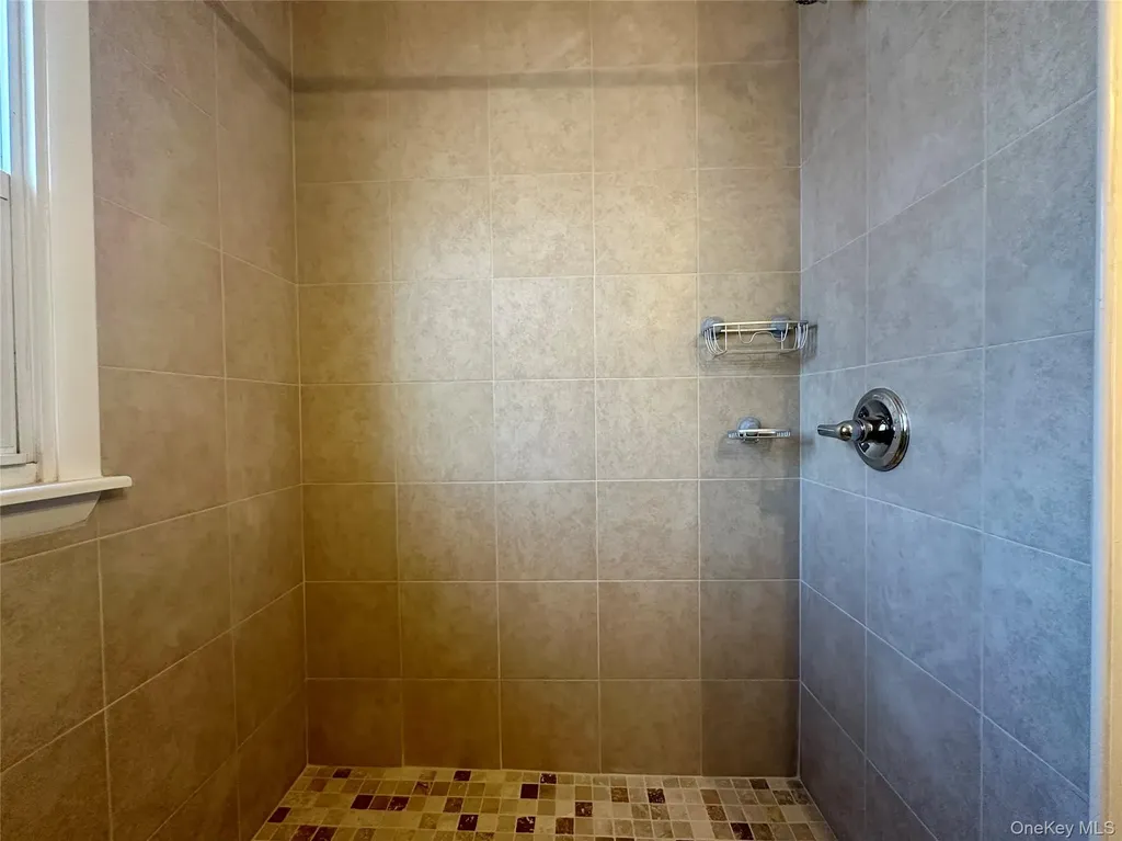 111 Round Hill Road Florida NY 10921