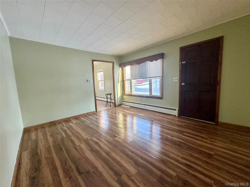 111 Round Hill Road Florida NY 10921