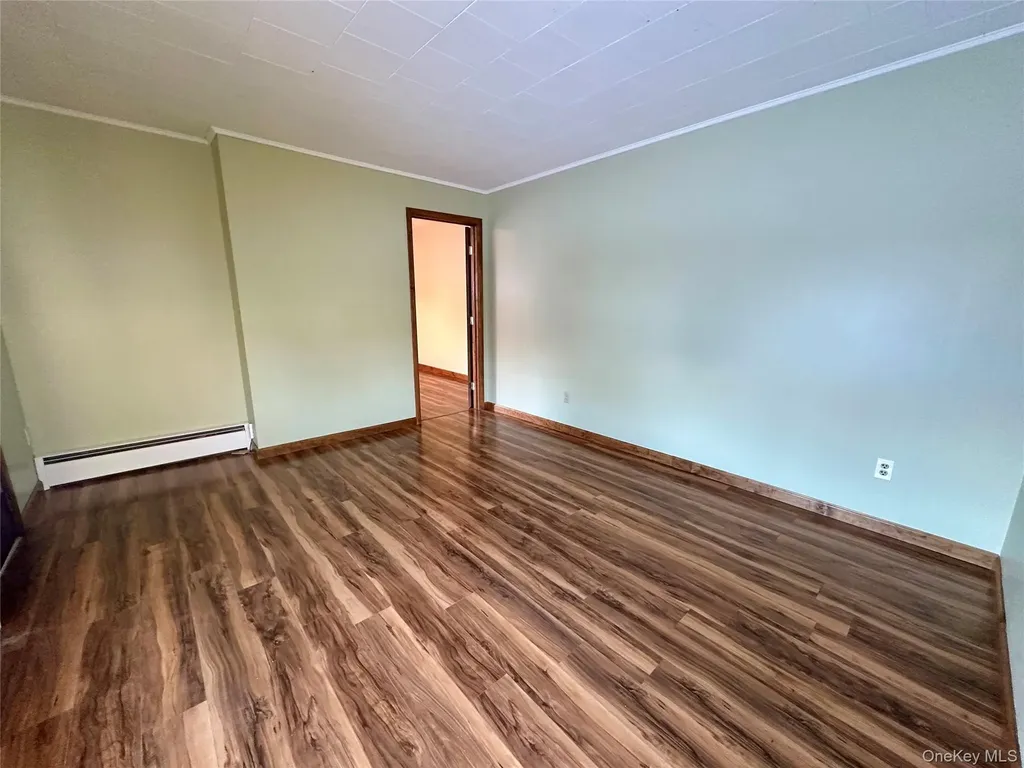 111 Round Hill Road Florida NY 10921