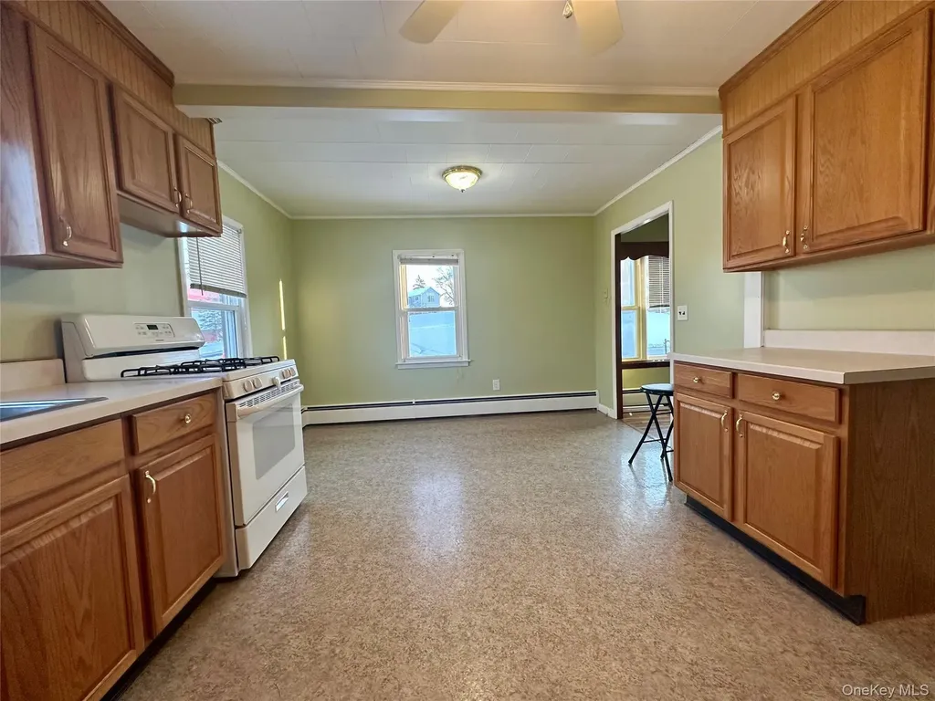 111 Round Hill Road Florida NY 10921