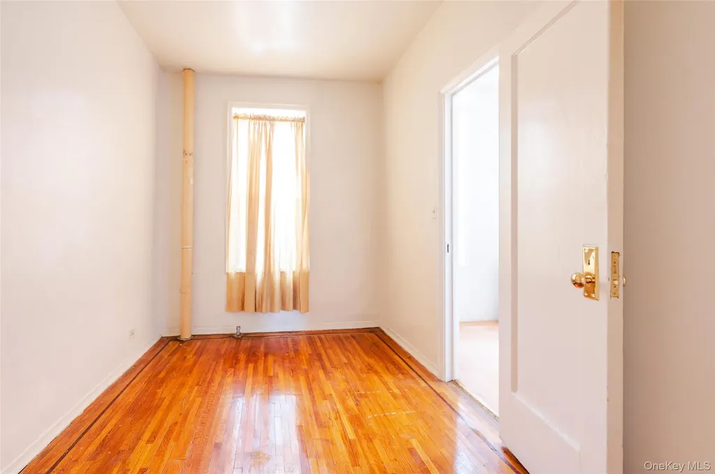 758 Brady Bronx NY 10462