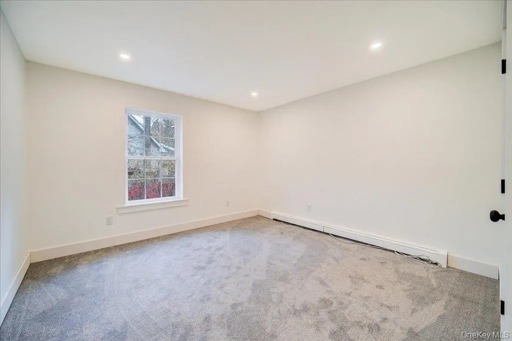 43 North Road Tillson NY 12486