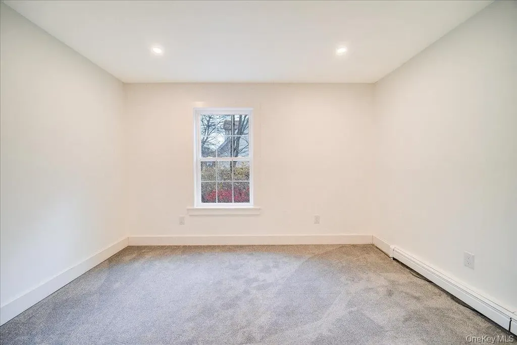 43 North Road Tillson NY 12486